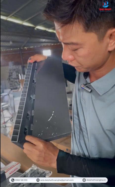Sử Dụng Hệ Phụ Kiện Tấm Nhựa Nội Thất
