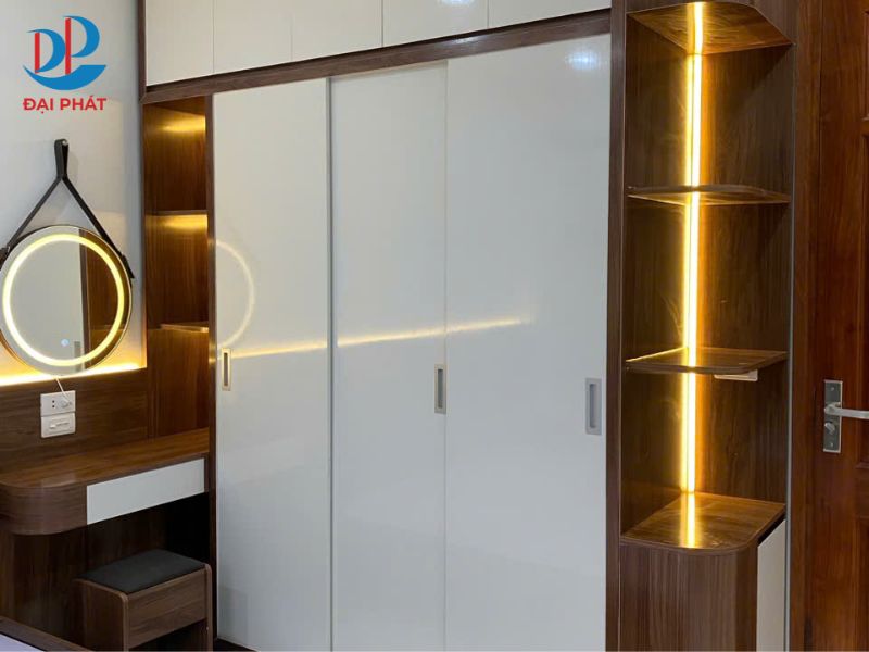 Top 5+ Mẫu Tủ Quần Áo Liền Bàn Trang Điểm 2025
