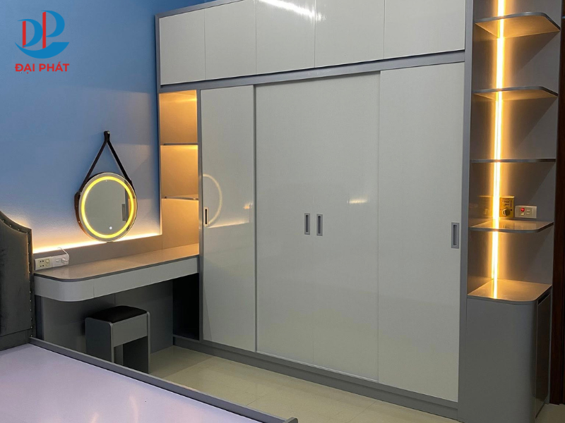 Top 5+ Mẫu Tủ Quần Áo Liền Bàn Trang Điểm 2025