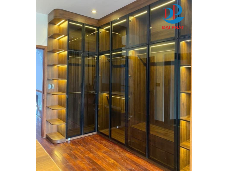 Có Nên Làm Tủ Nhựa Cánh Kính Không? Ưu – Nhược Điểm Tủ Nhựa Cánh Kính 2025