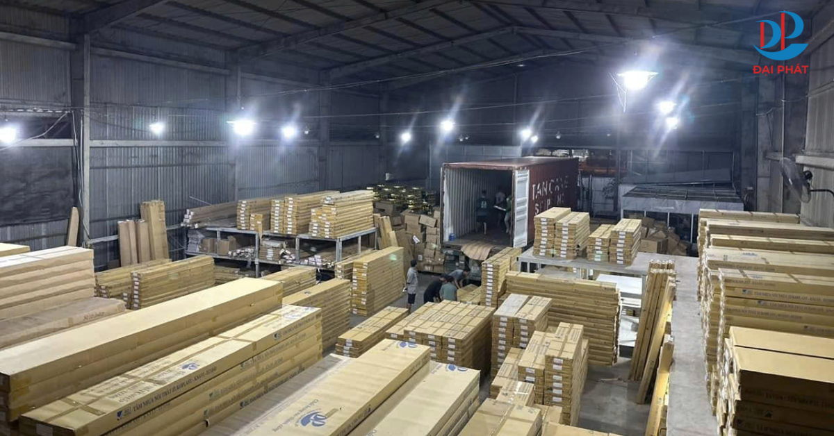 NHỮNG LƯU Ý KHI MỞ XƯỞNG NỘI THẤT NHỰA – CÁC TIPS KINH DOANH HIỆU QUẢ 2025