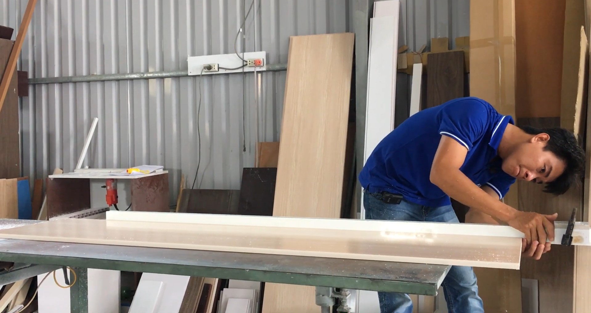 cach-cat-canh-tu-nhua-chuan-ky-thuat-2025