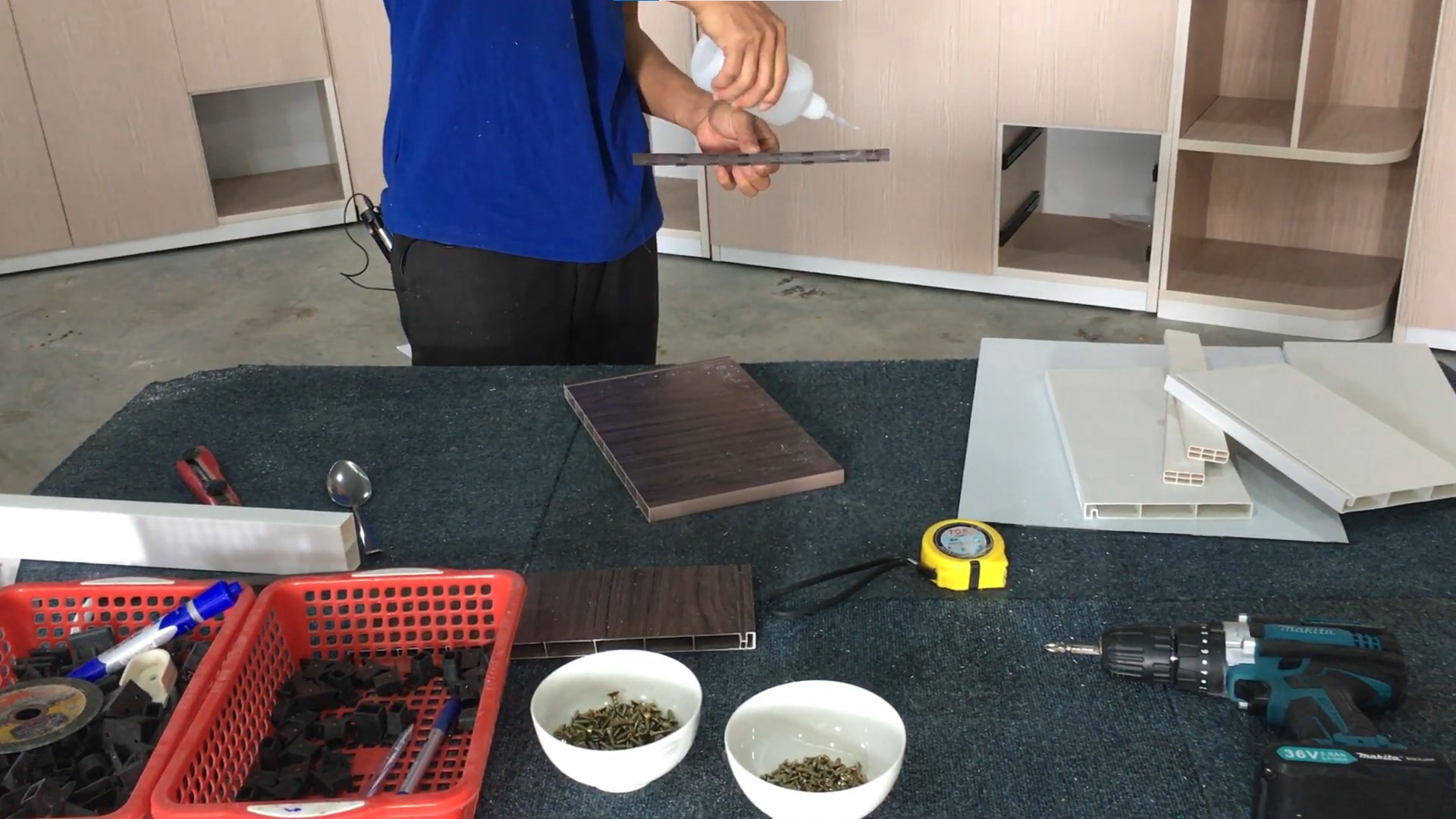 cach-lap-ngan-keo-tu-nhua