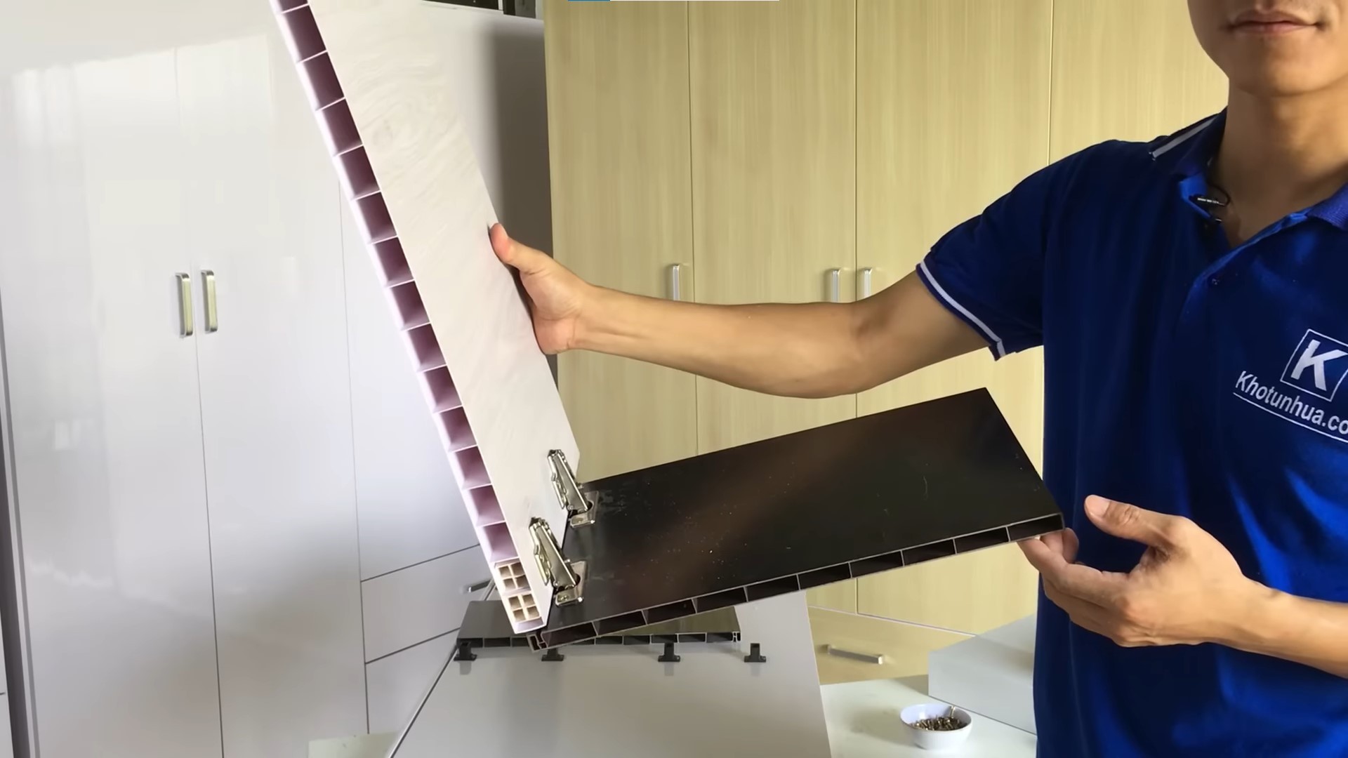 Cach Bat Ban Le Tu Nhua 2025