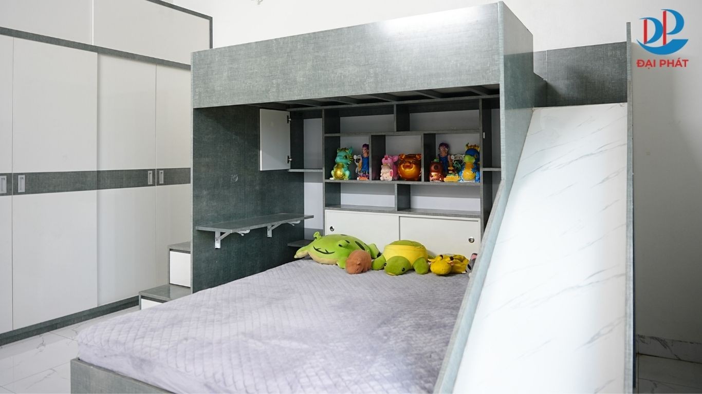 giuong-nhua-2-tang-cho-tre-em