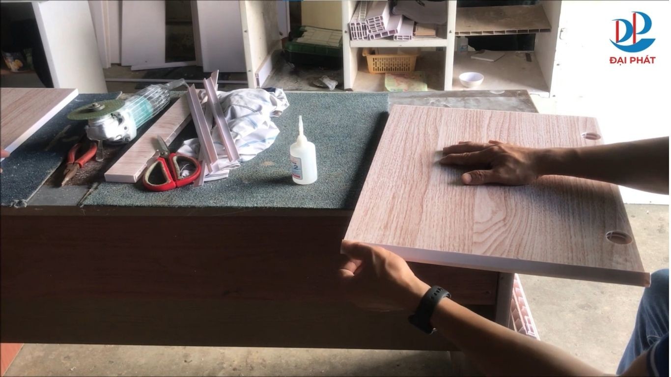 cach-cat-canh-tu-nhua