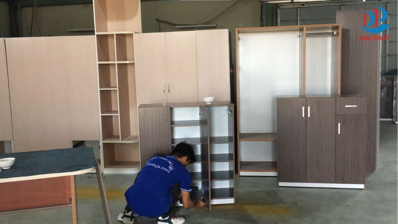 len-canh-tu-giay-nhua