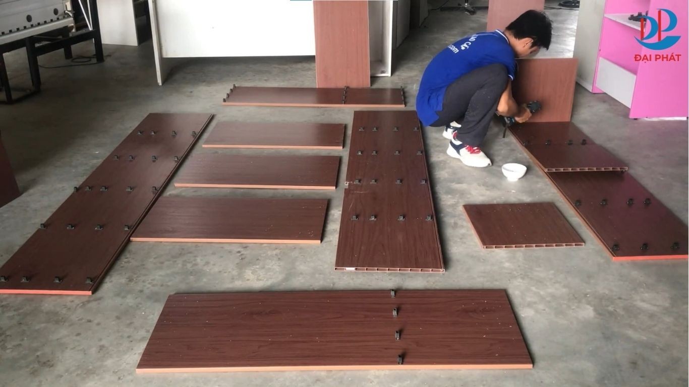 lap-khung-tu-nhua-canh-kinh-5-tang