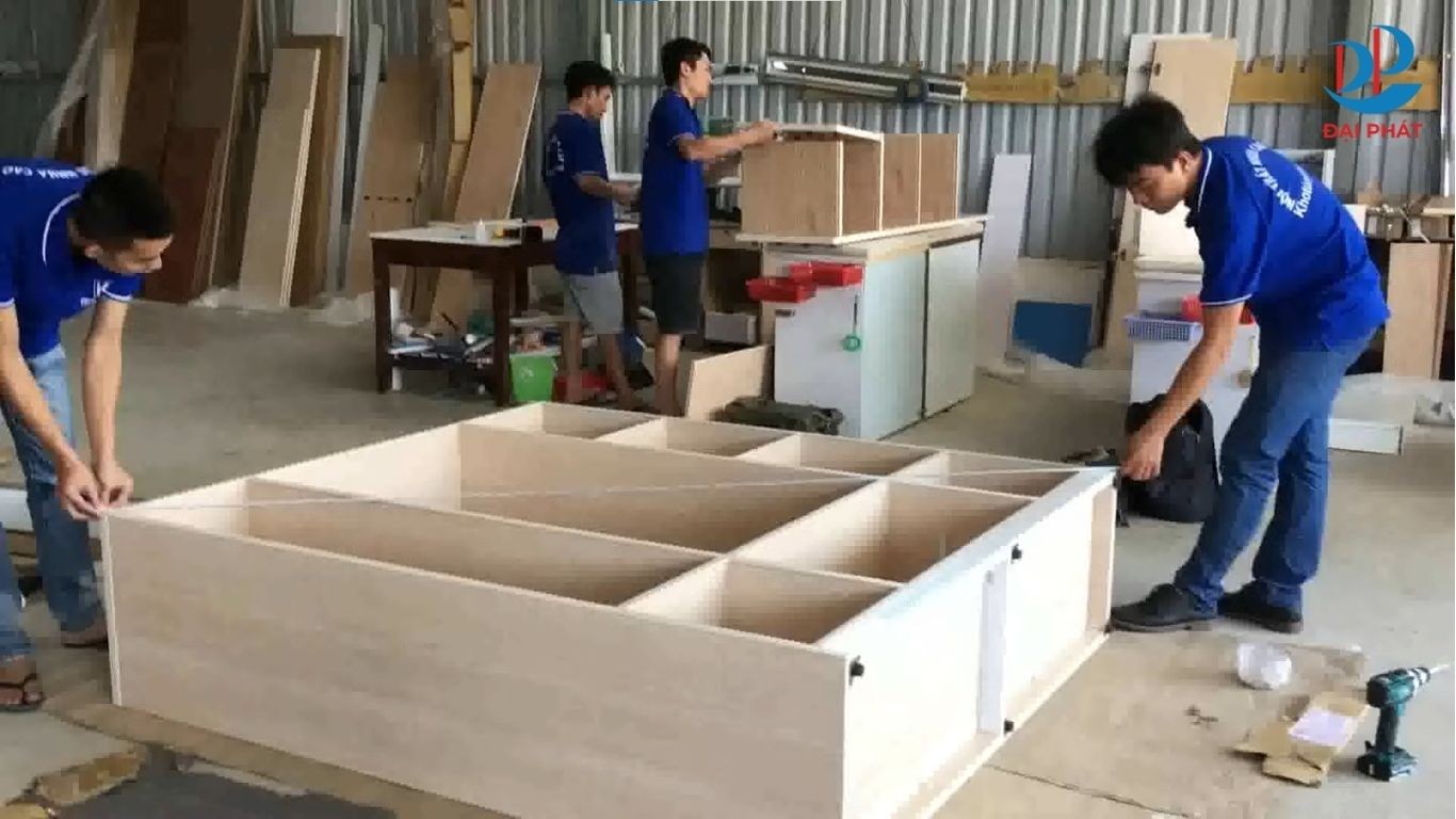 cach-cat-canh-tu-nhua