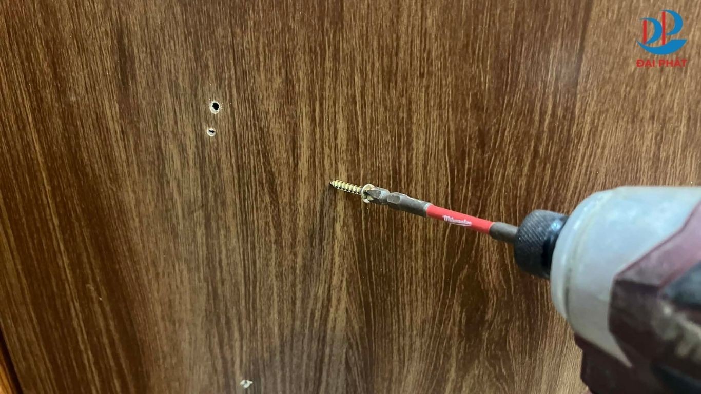 chon-vit-ban-le-tu-nhua