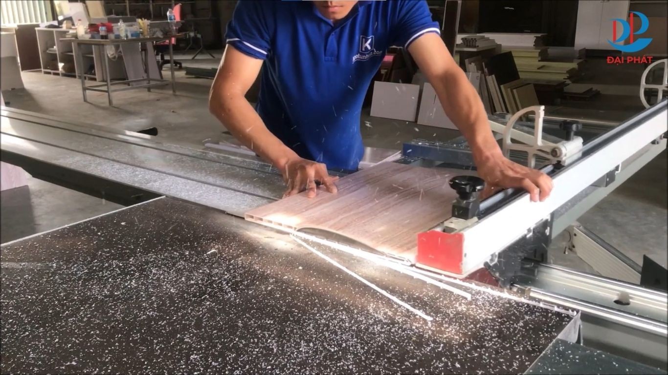 cach-cat-canh-tu-nhua