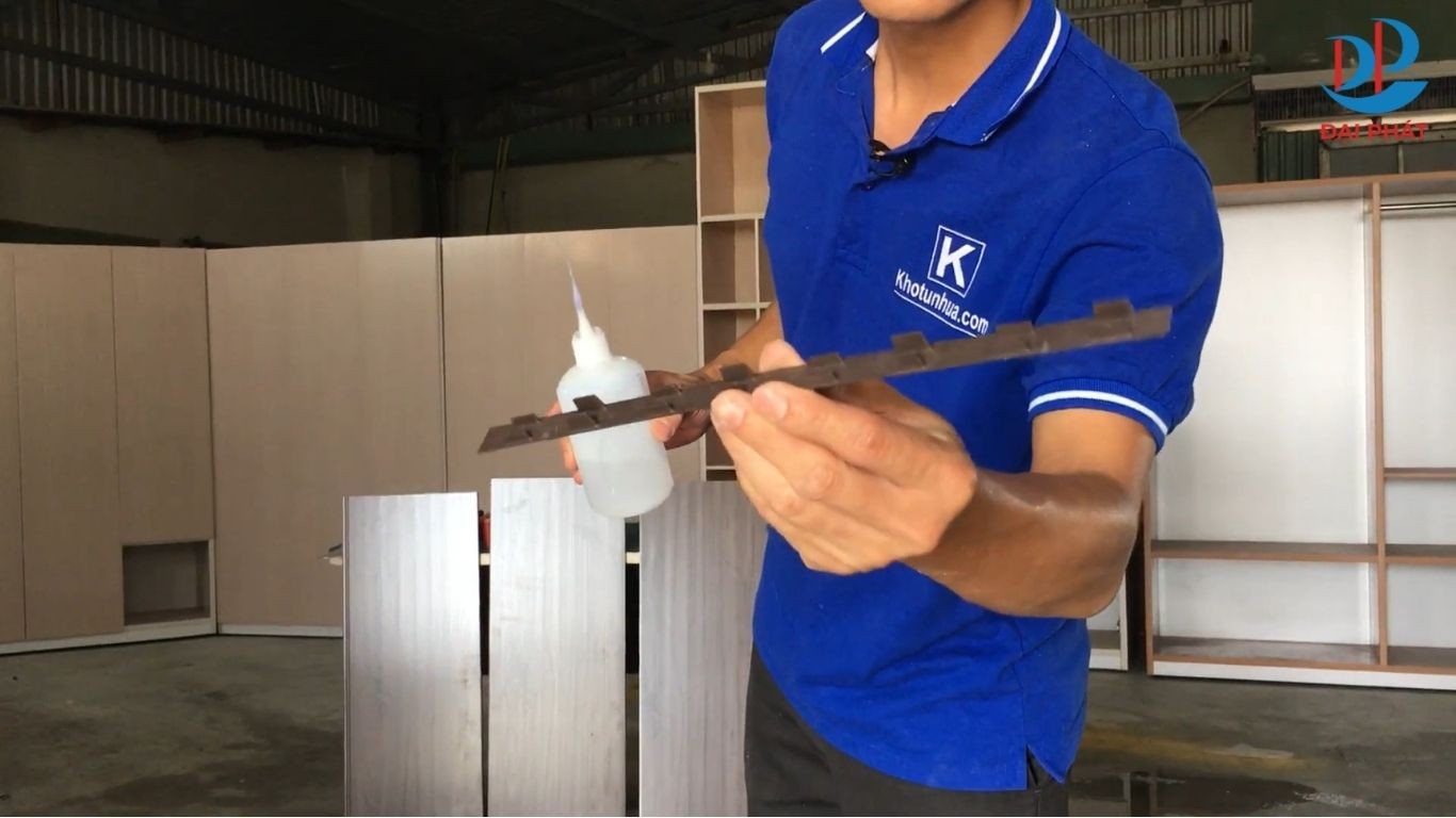 goi-y-mau-tu-giay-nhua-de-lap