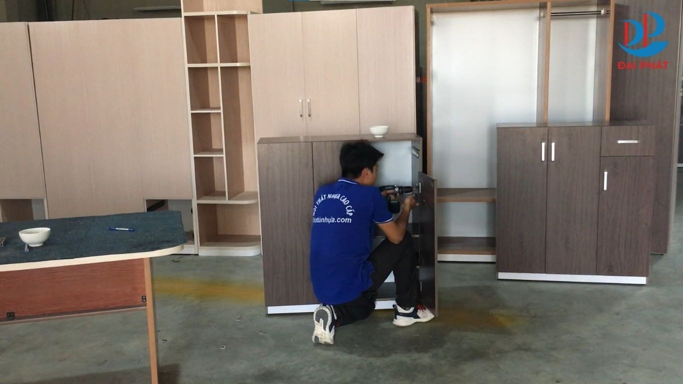 len-canh-tu-giay-nhua