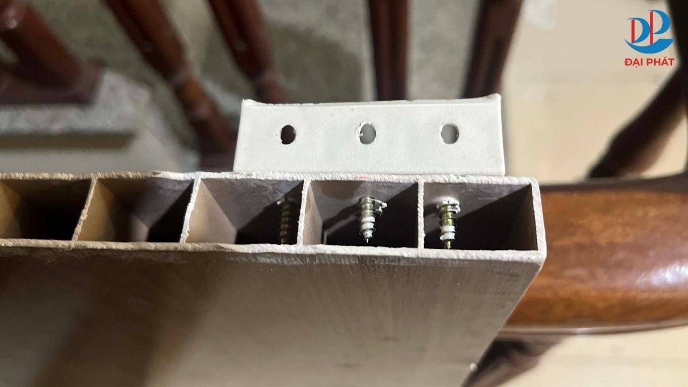 chon-vit-ban-le-tu-nhua