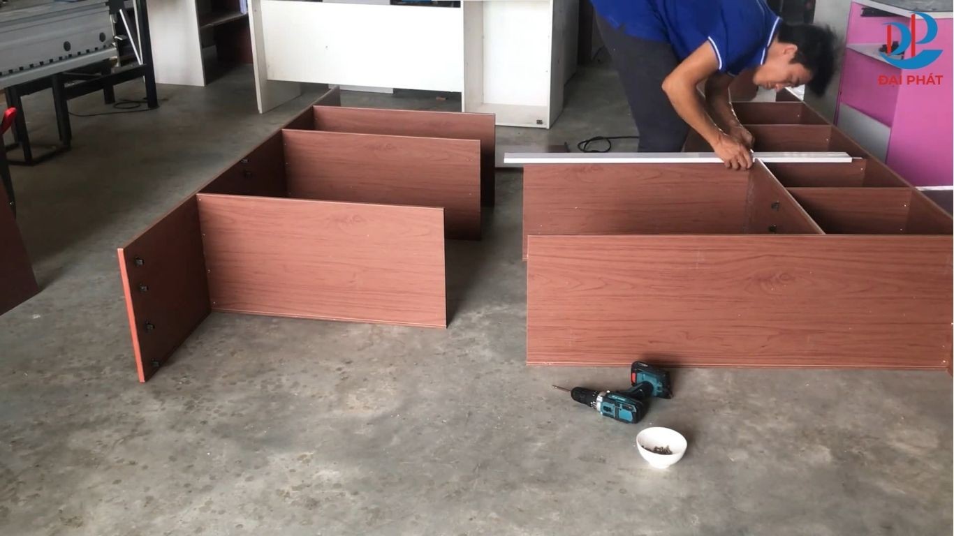 lap-khung-tu-nhua-canh-kinh-5-tang