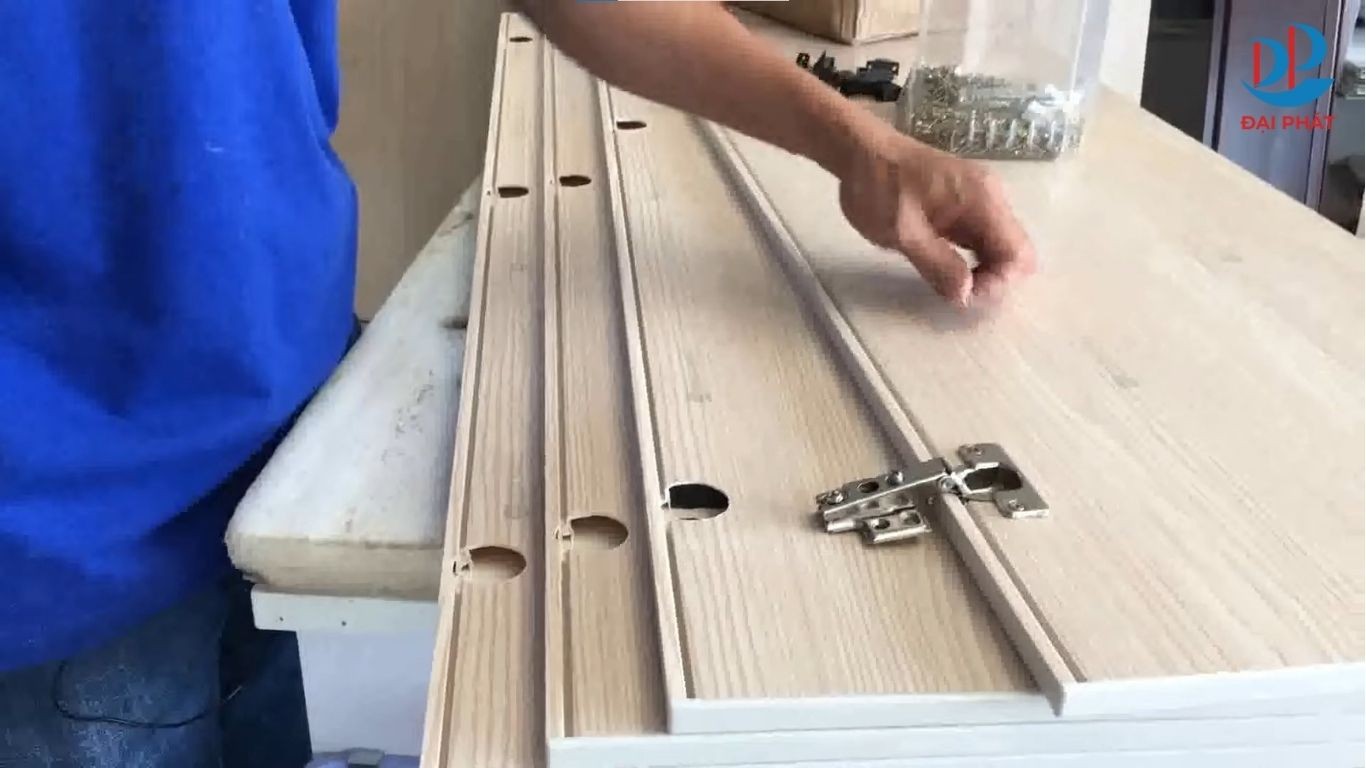 cach-cat-canh-tu-nhua