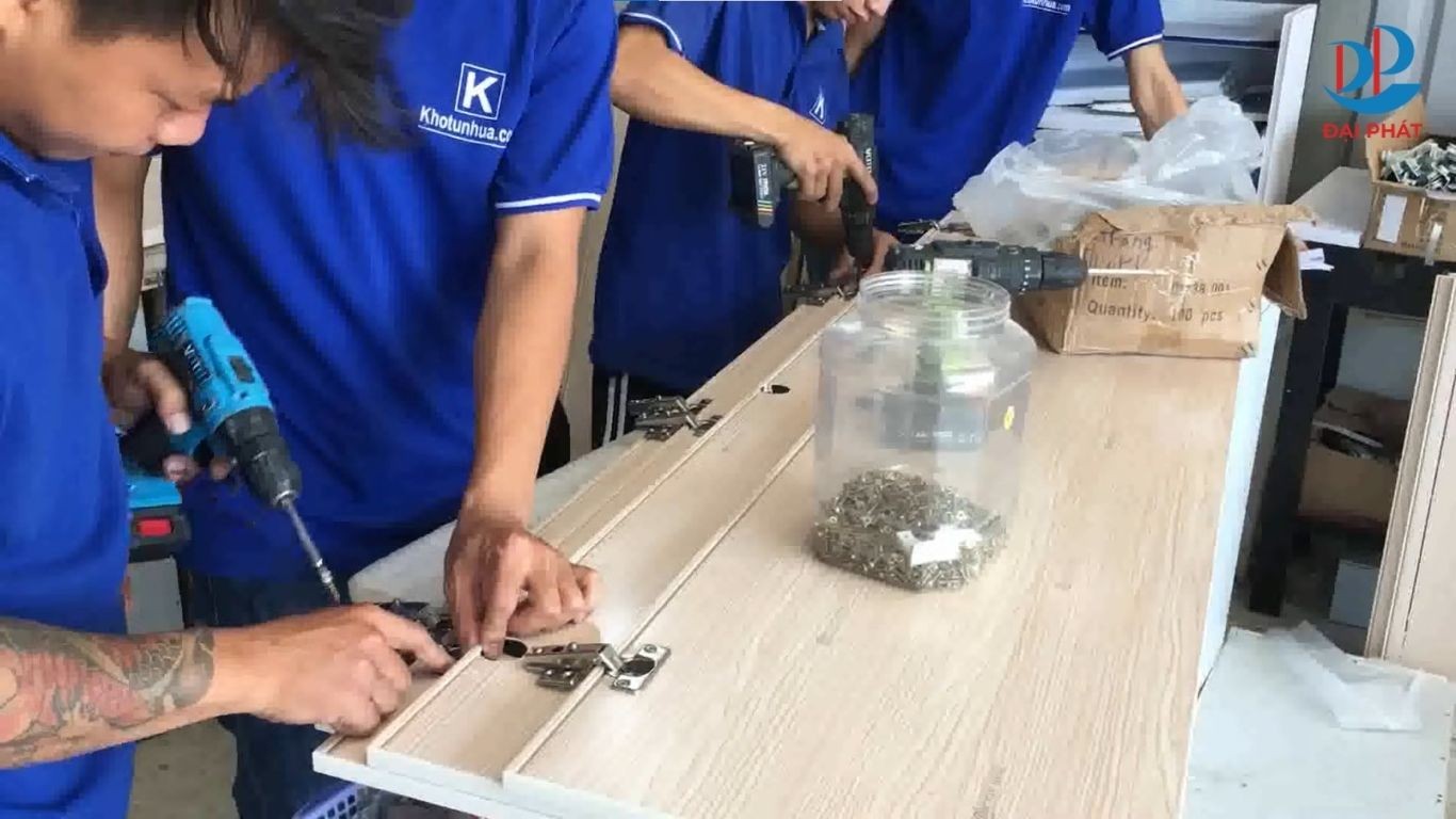 cach-cat-canh-tu-nhua