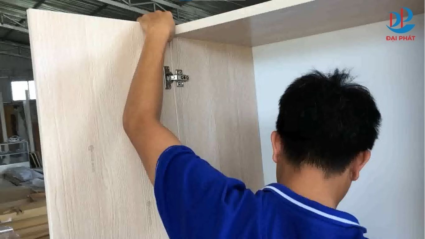 cach-cat-canh-tu-nhua