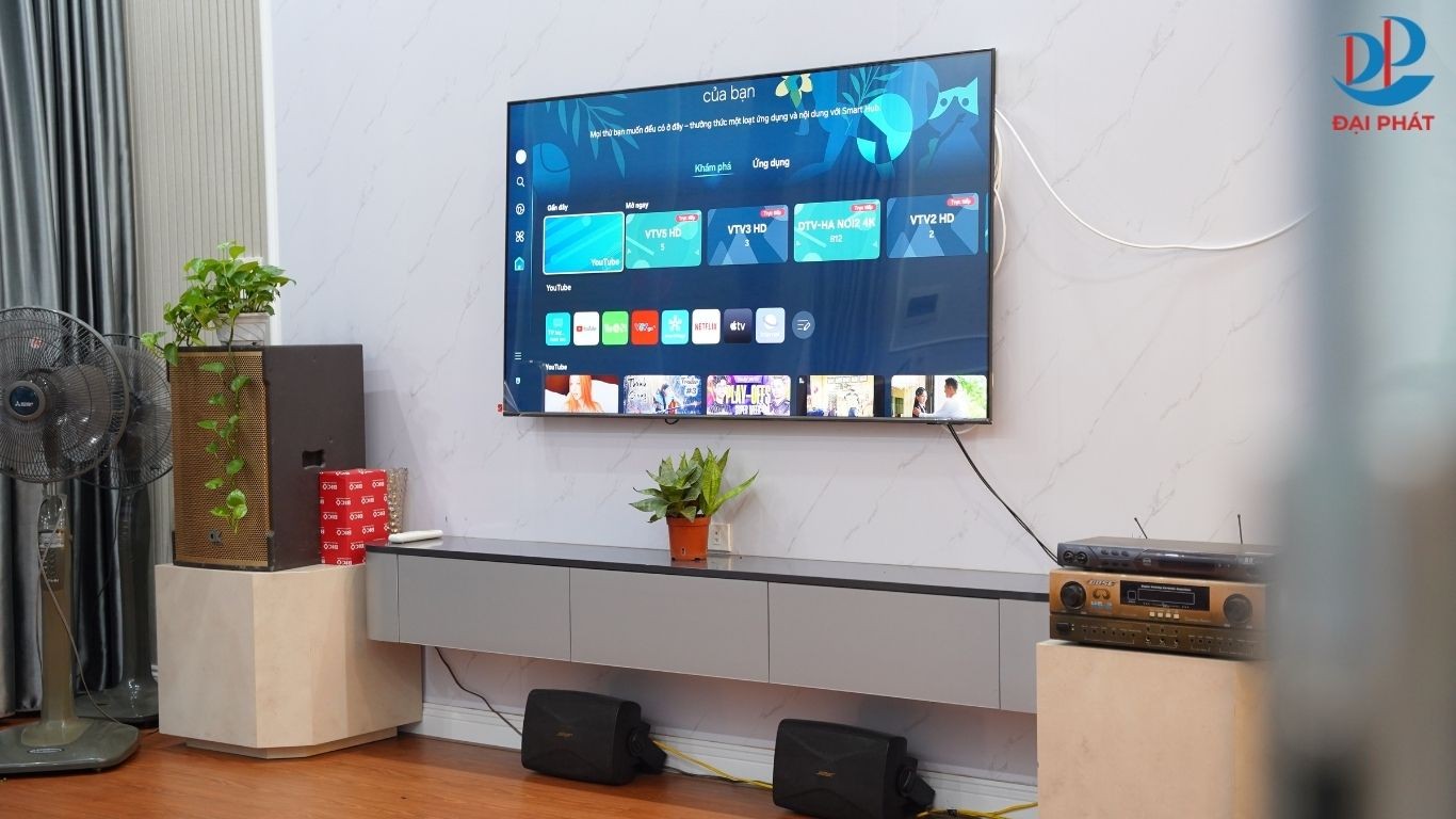 ke-tivi-nhua-cao-cap