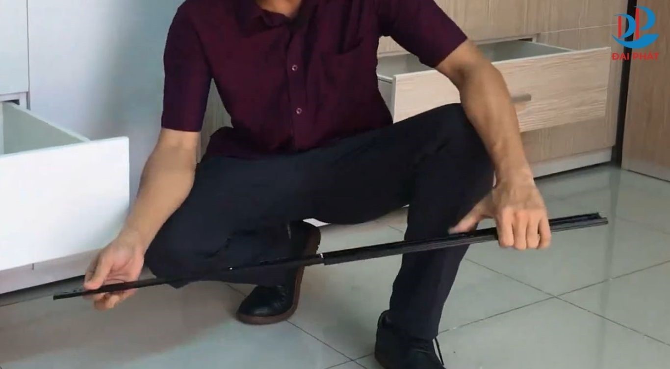 gia-cuong-ngan-keo-tu-nhua-kho-lon