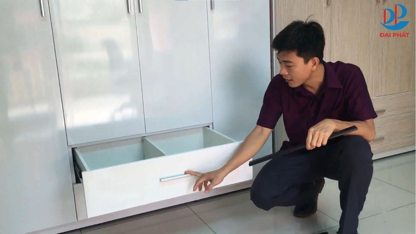 gia-cuong-ngan-keo-tu-nhua-kho-lon