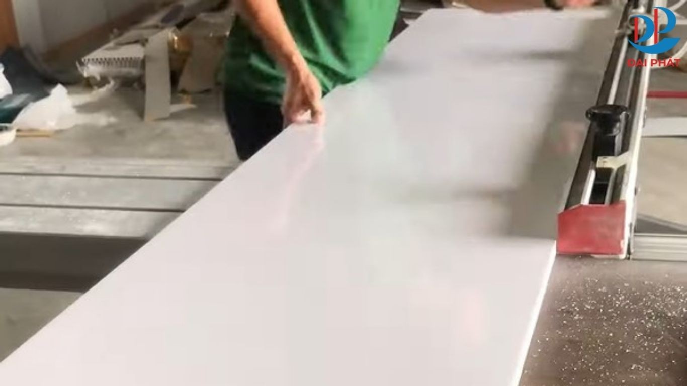 lap-tu-nhua-cua-lua-can-luu-y-6-diem-then-chot