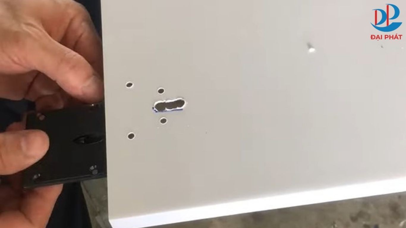 lap-tu-nhua-cua-lua-can-luu-y-6-diem-then-chot