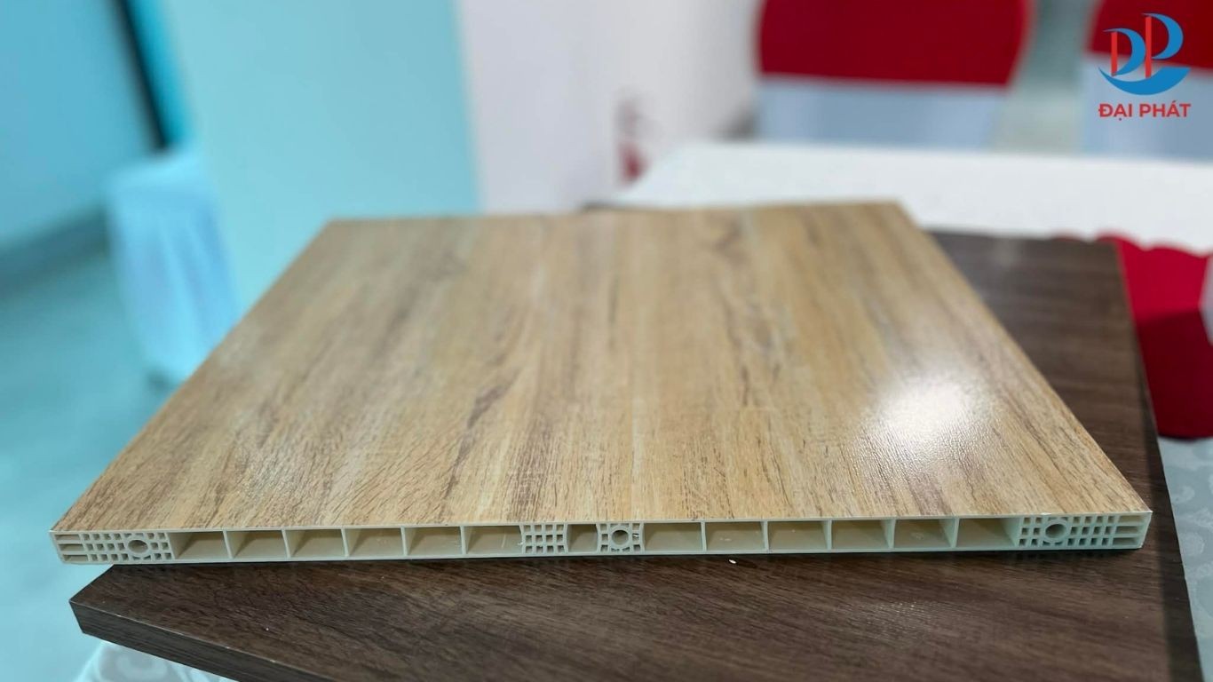 tam-nhua-noi-that-18mm