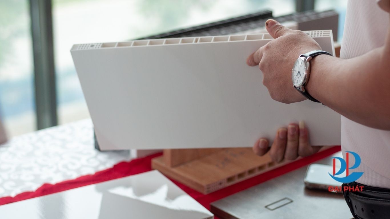 nhua-noi-that-co-he-so-gian-no-nhiet