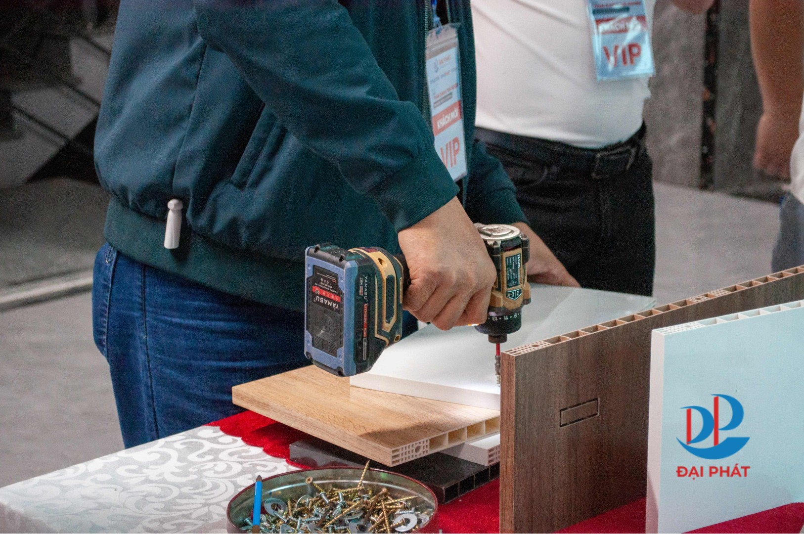 tam-nhua-noi-that-nhe-ma-van-cung-cap