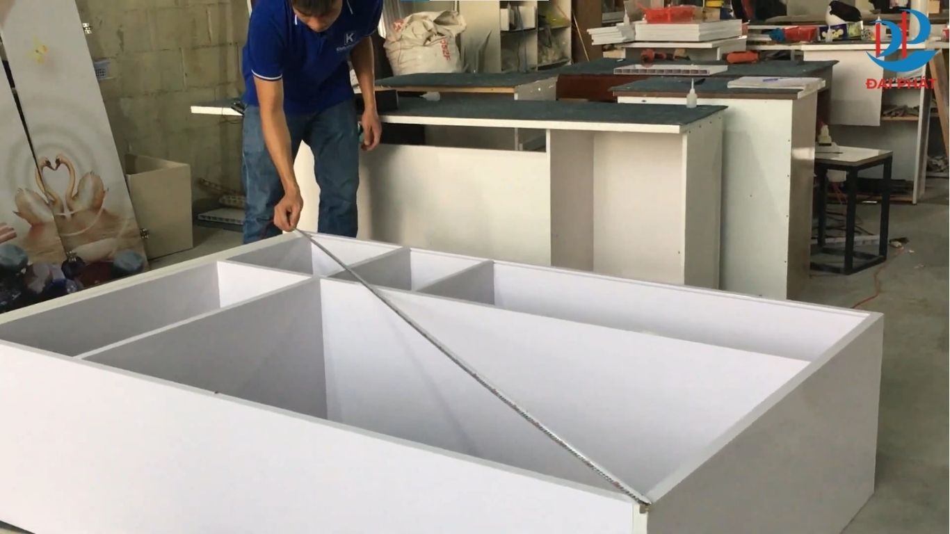 lap-tu-nhua-can-tranh-8-loi-thi-cong-sau