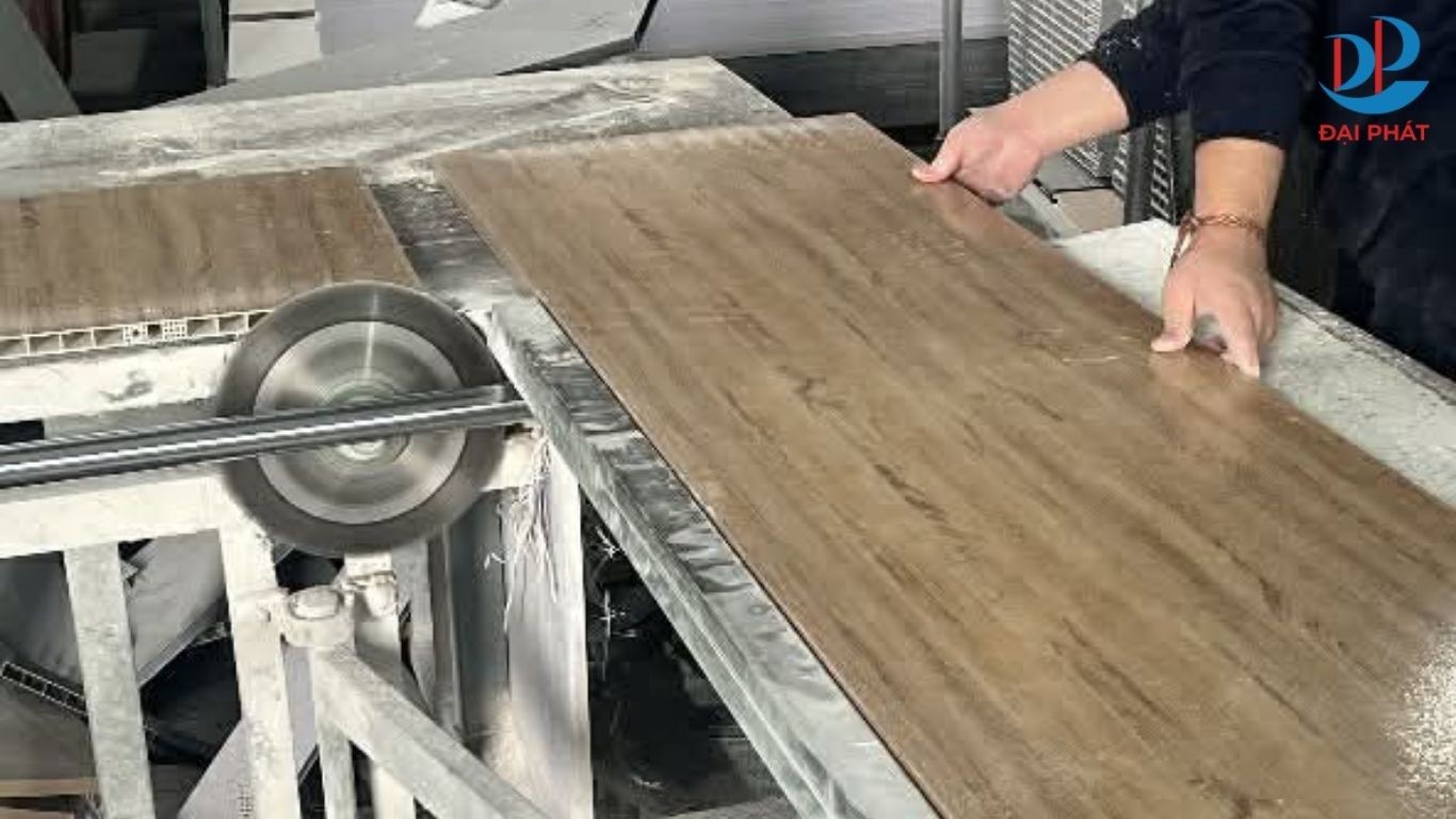 tam-nhua-noi-that-18mm