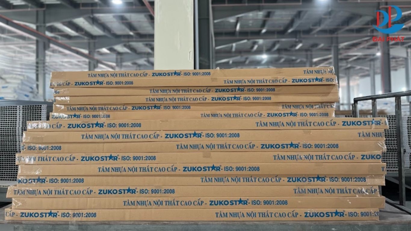 nhua-noi-that-dan-dau-xu-huong