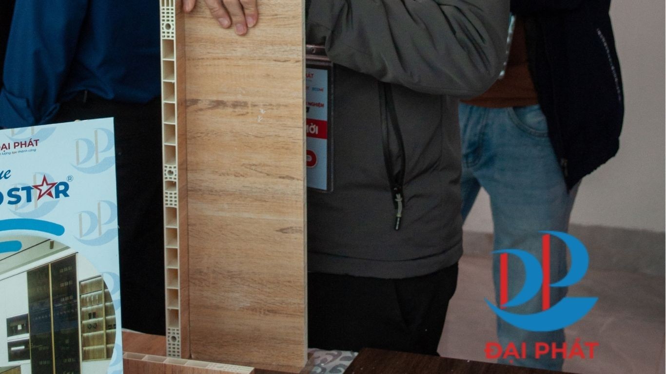 nhua-noi-that-co-he-so-gian-no-nhiet