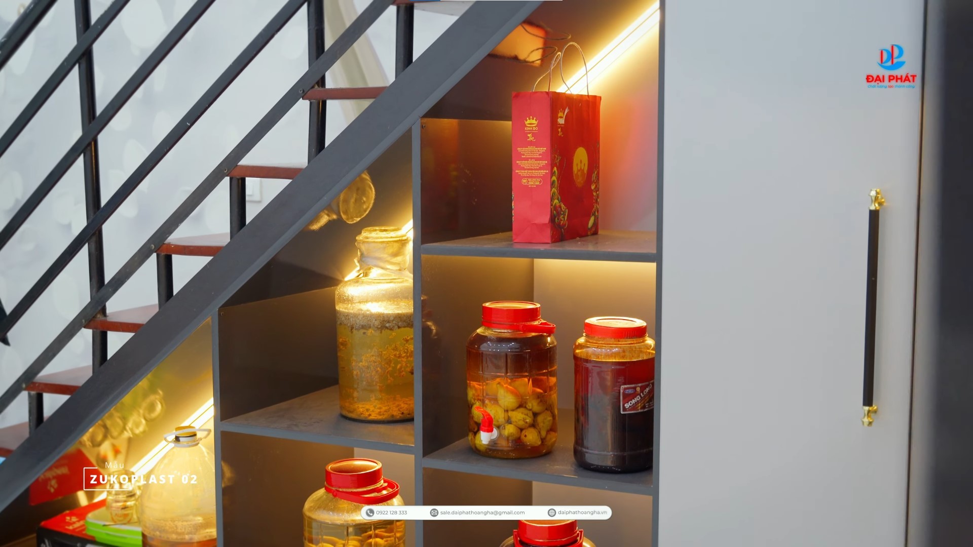 5-loi-ich-cua-tu-nhua-gam-cau-thang