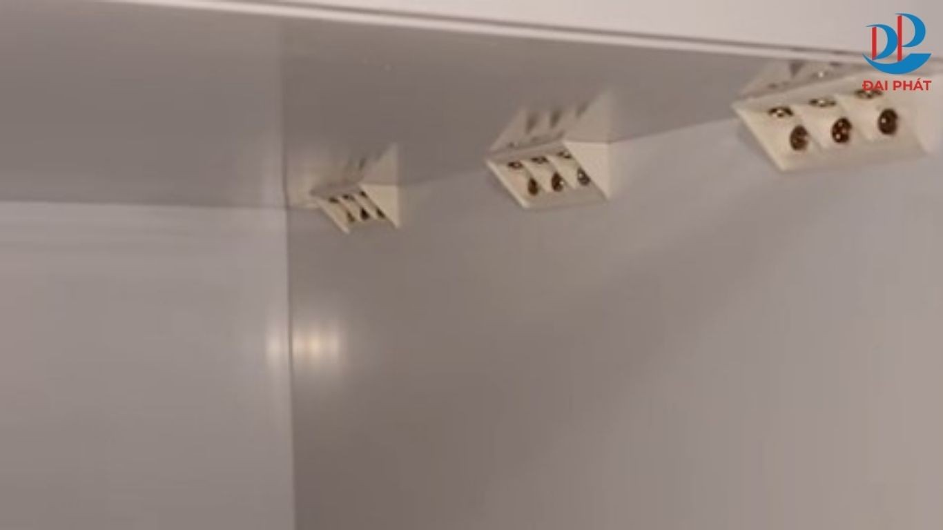 cach-lien-ket-cac-tam-tu-nhua