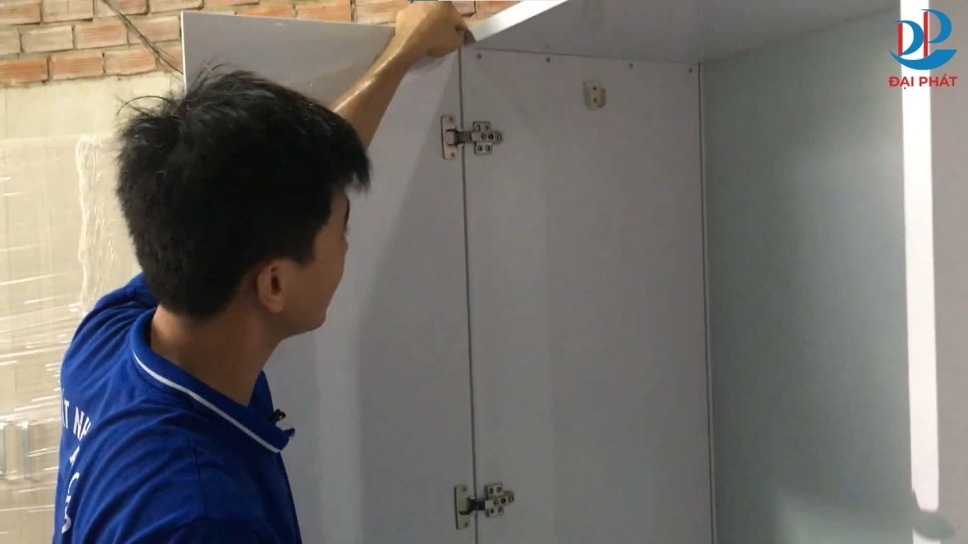 cach-bo-tri-vach-ngan-trong-tu-nhua-hop-ly