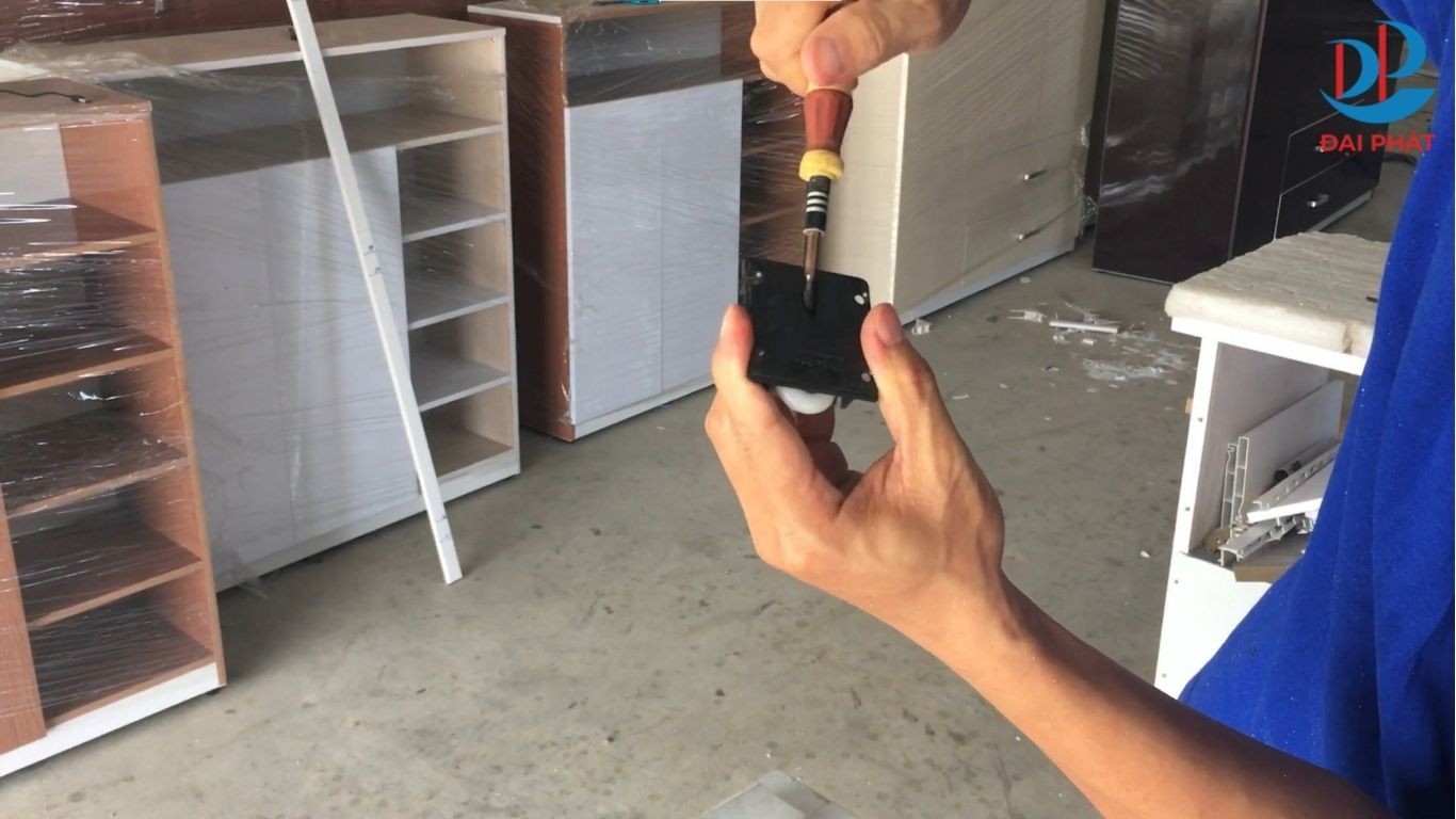 tim-hieu-cau-tao-banh-xe-tu-nhua-cua-lua