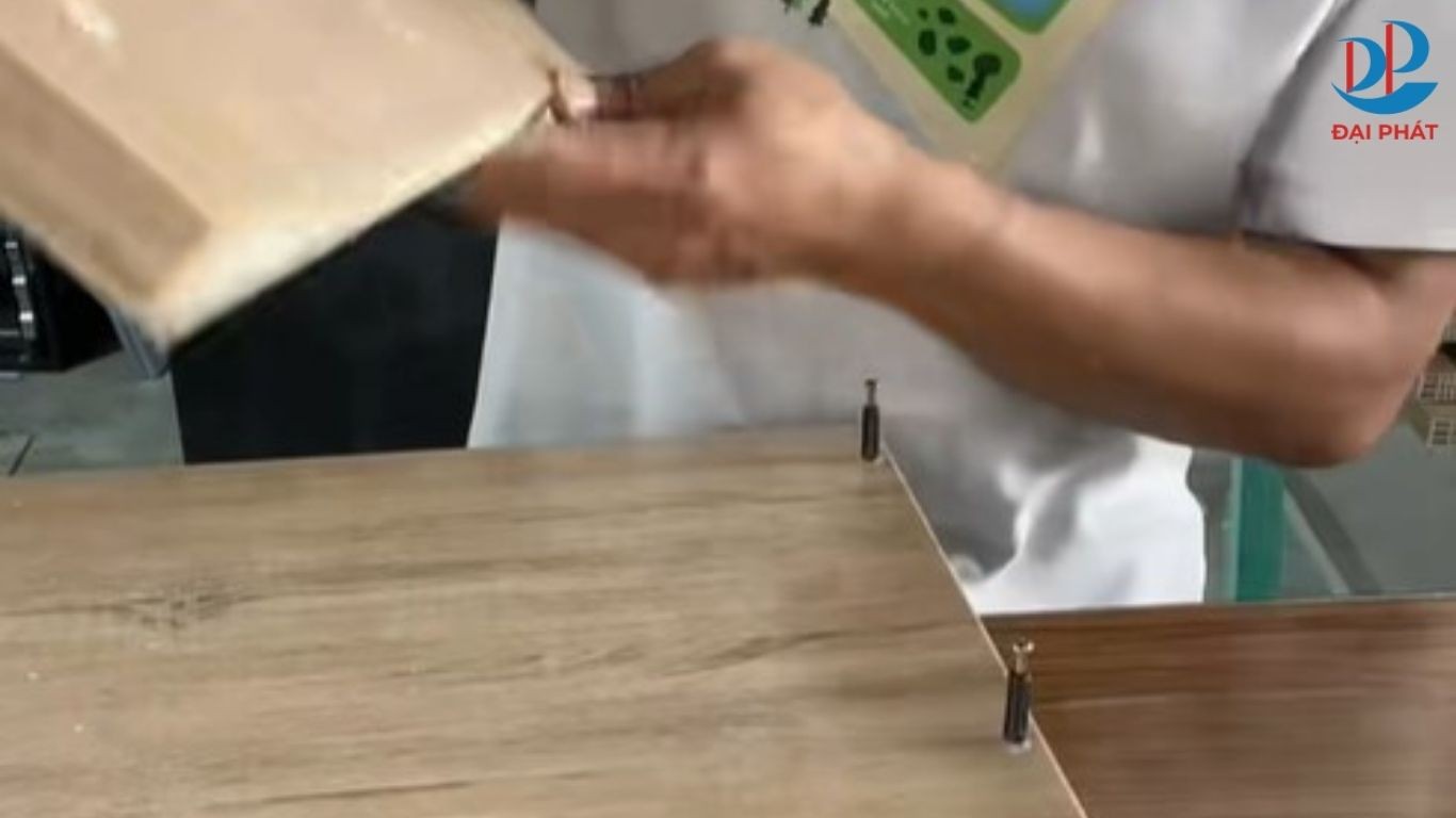 cach-lien-ket-cac-tam-tu-nhua