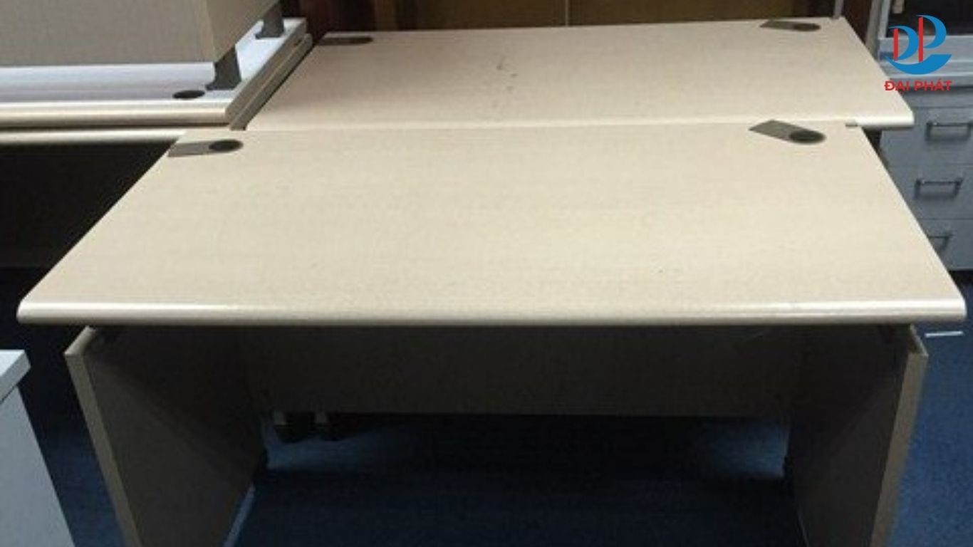 thi-cong-ban-nhua-van-phong