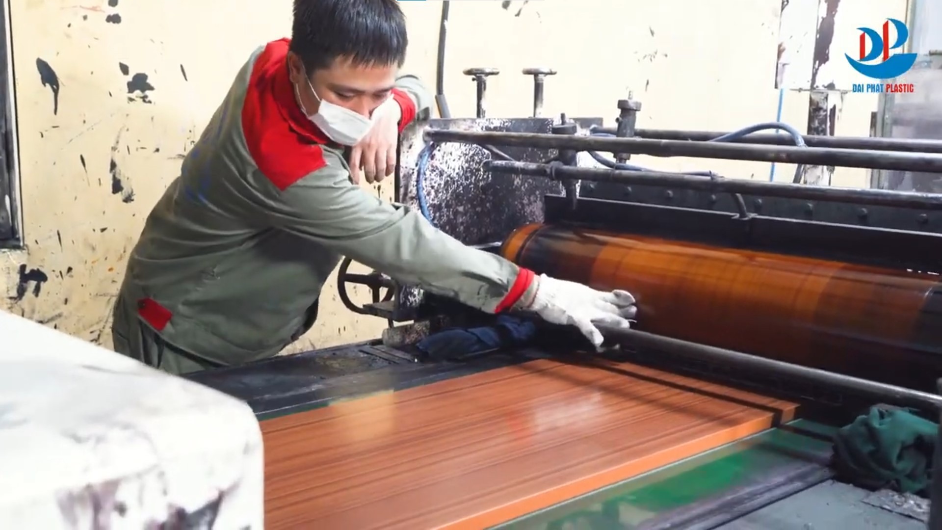 nhua-noi-that-in-mau-cong-nghe-cao