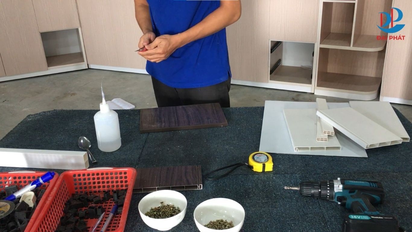 mo-xuong-nhua-noi-that-can-chuan-bi-gi