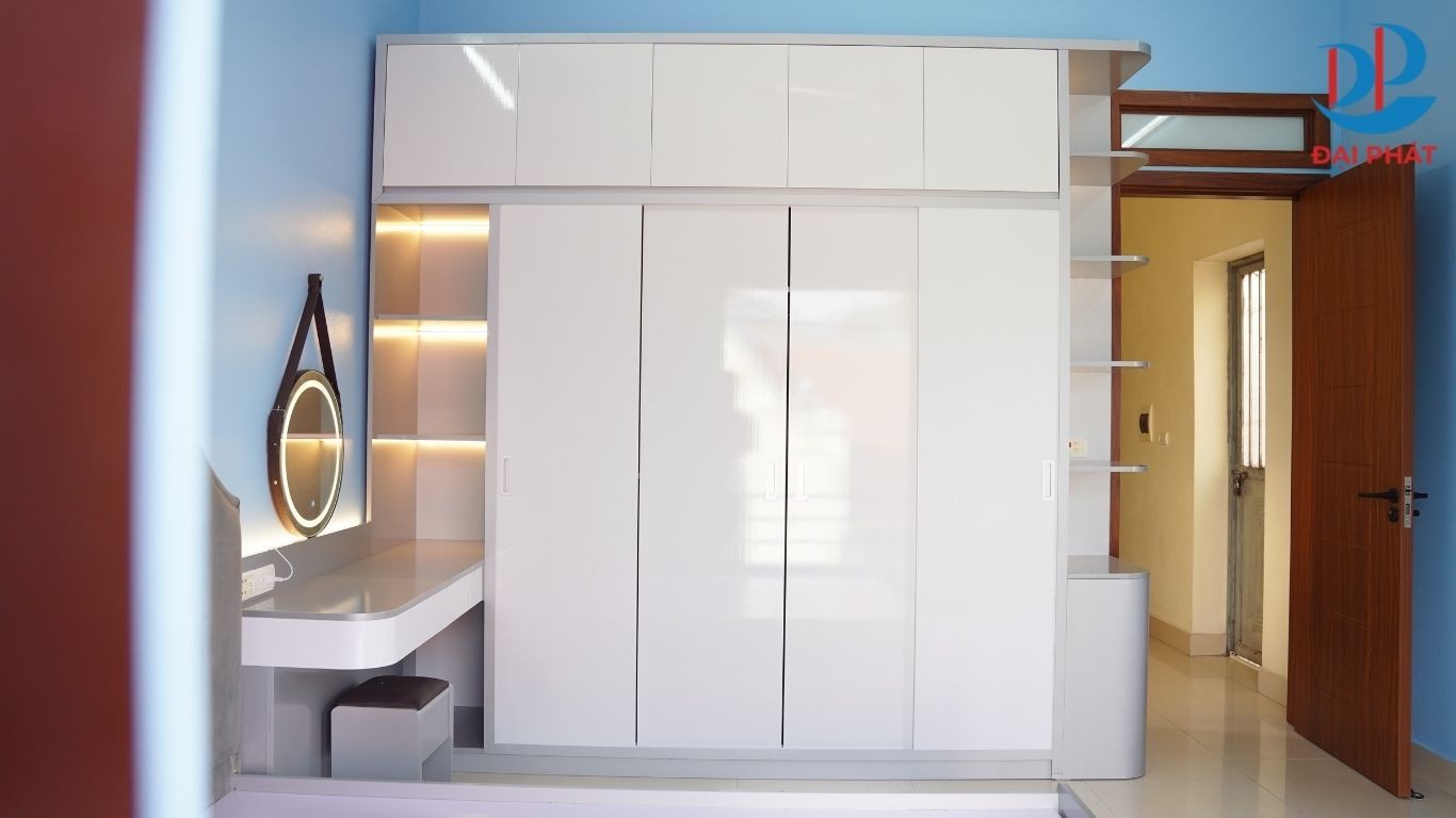 4-mau-tu-quan-ao-nhua-dep-cho-phong-nho