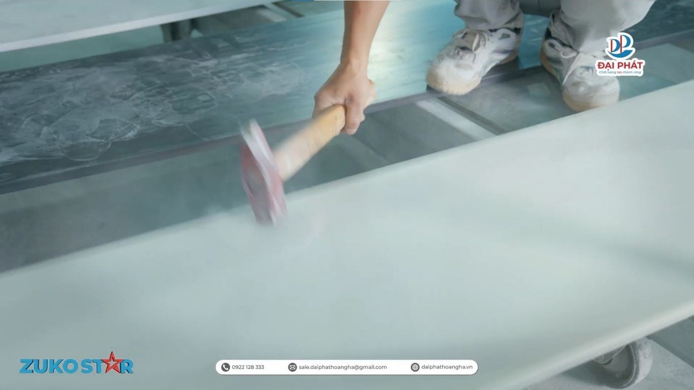 tam-nhua-noi-that-18mm