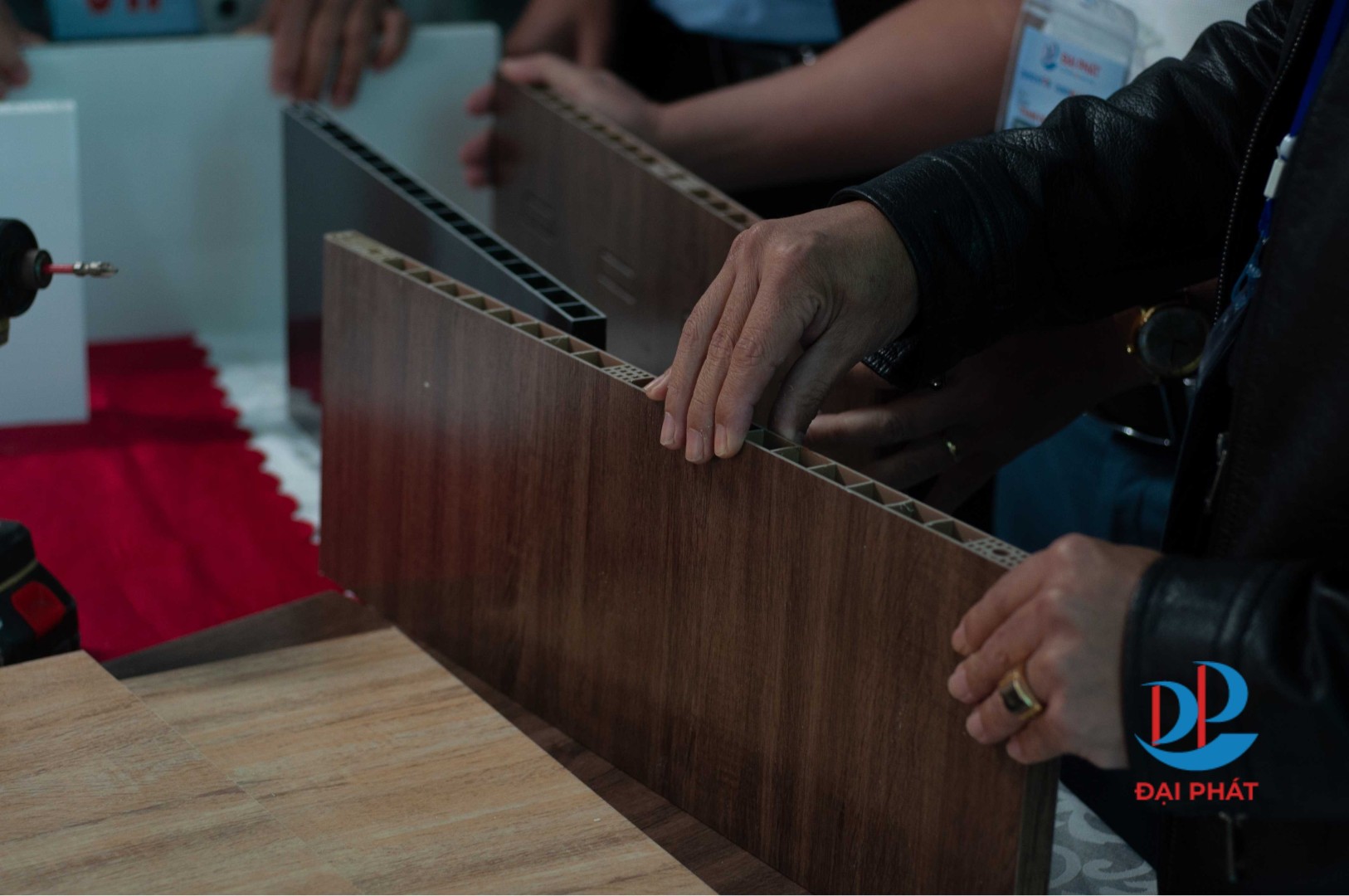 tam-nhua-noi-that-nhe-ma-van-cung-cap