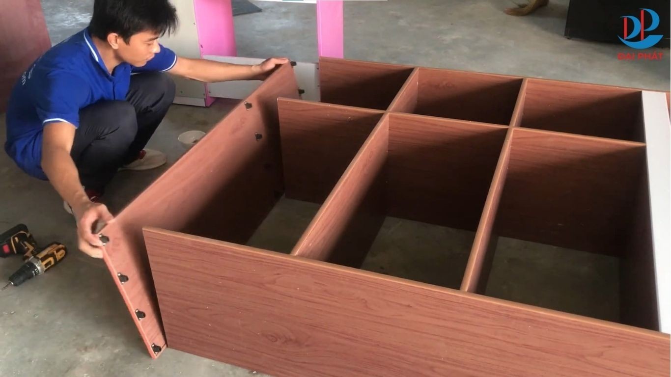 gia-cong-nhua-noi-that
