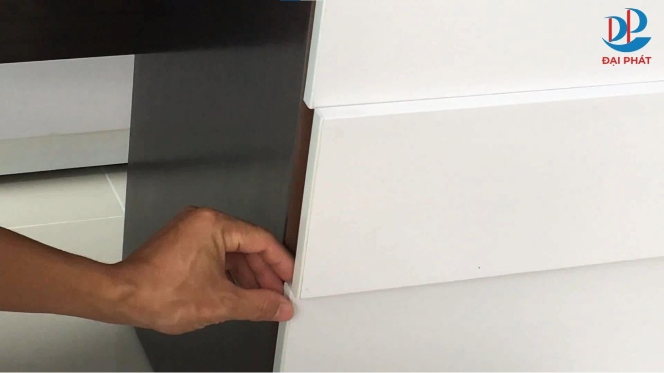 gia-cong-nhua-noi-that