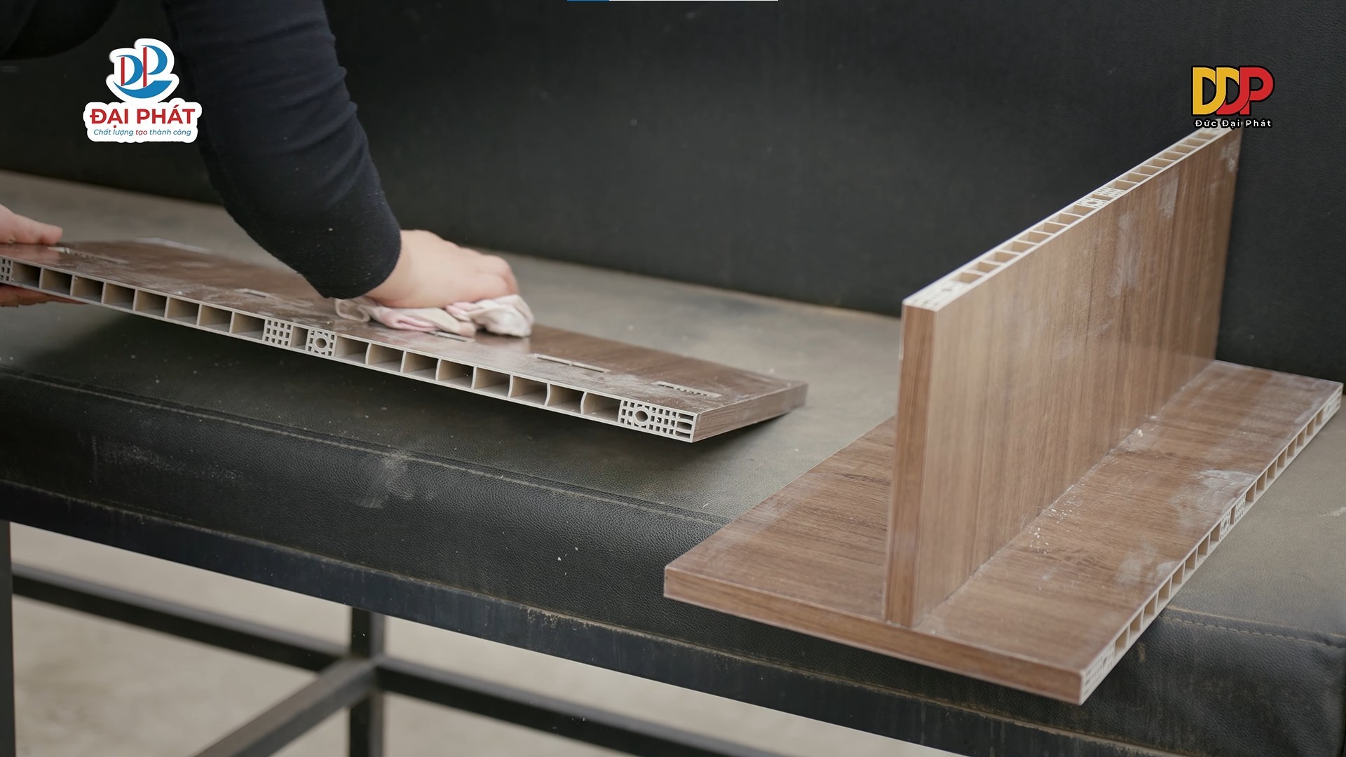 tu-bep-nhua-dung-10-nam-van-nhu-moi