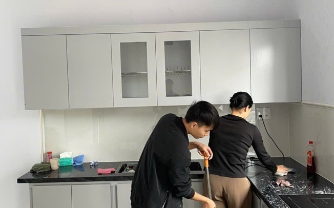 tu-bep-nhua-dung-10-nam-van-nhu-moi