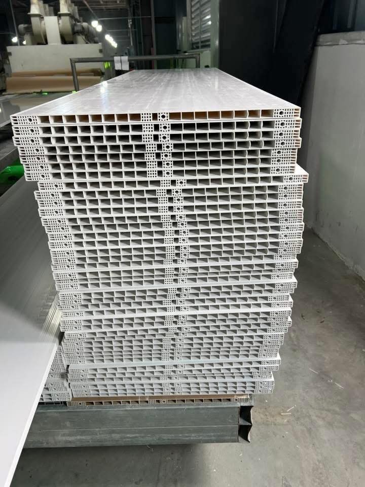 dai-phat-va-chien-luoc-nang-tam-nhua-noi-that